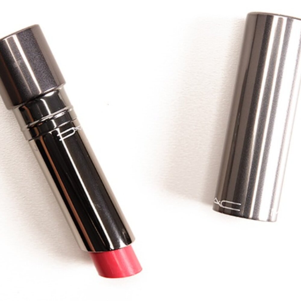 MAC HUGGABLE LIPCOLOUR - OUT FOR PASSION